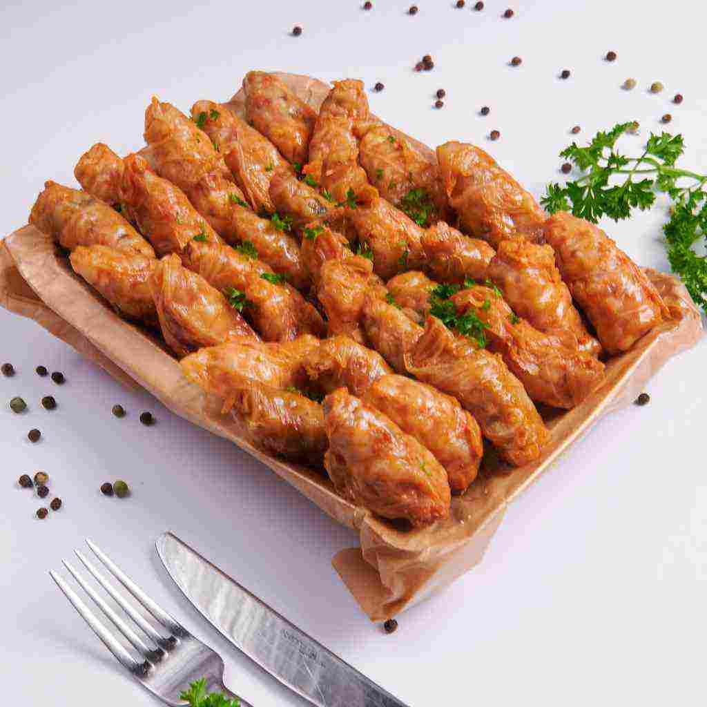 Sărmăle cu varză murată și frunze de viță-de-vie