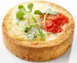 Quiche Lorraine cu feta si rosii