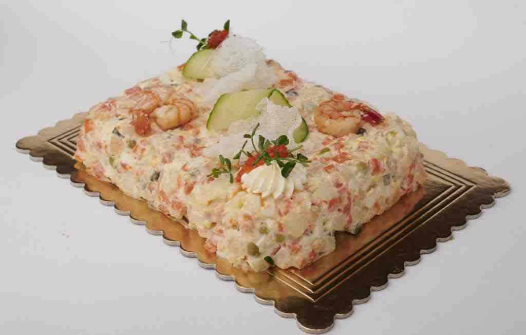 Salad with salmon and shrimp